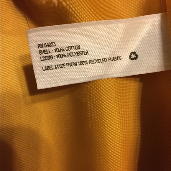 Gap very cute yellow jacket size medium - Picture 8 of 9